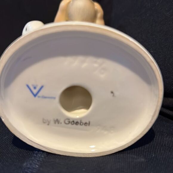 Vintage M J Hummel Figurine. Be Patient. gh7 - Picture 6 of 7